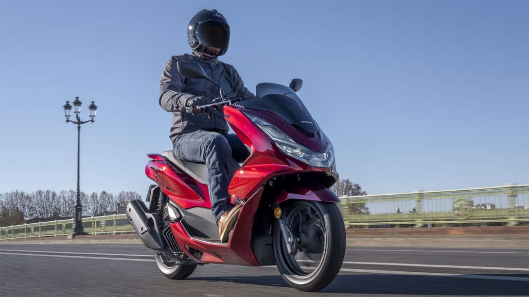 Honda CPX vs Velca ONE