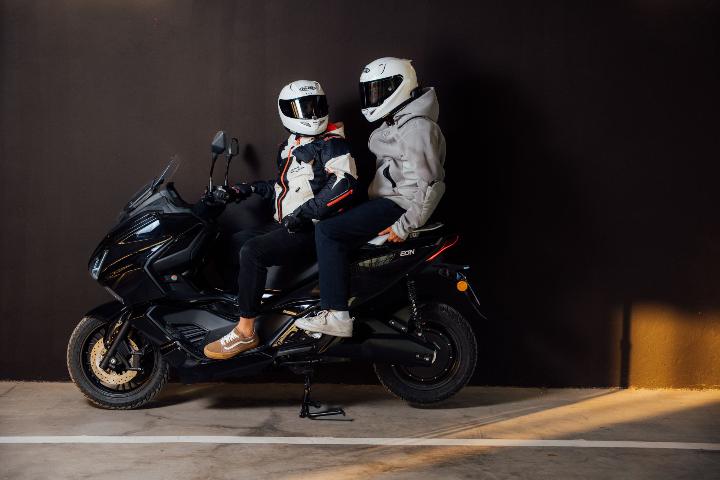 Maxiscooter Eléctrico Velca EON