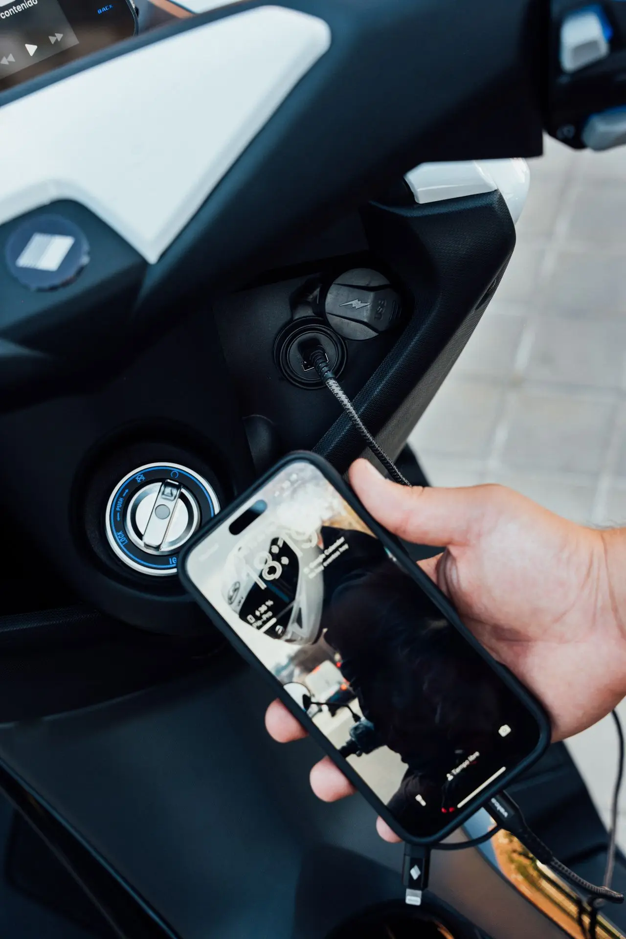 Velca ONE Moto Electrica del Año